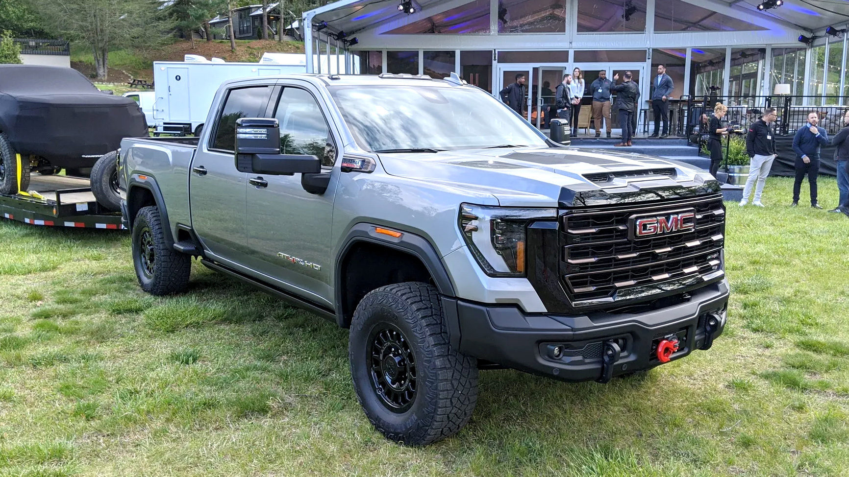 2024 GMC Sierra HD Goes Extreme With First-Ever AT4X And AEV