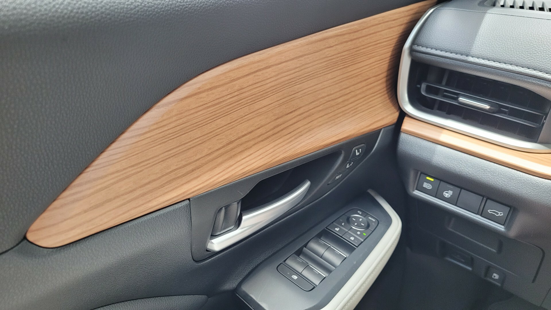 2024 Toyota Grand Highlander CarScoops 529 151