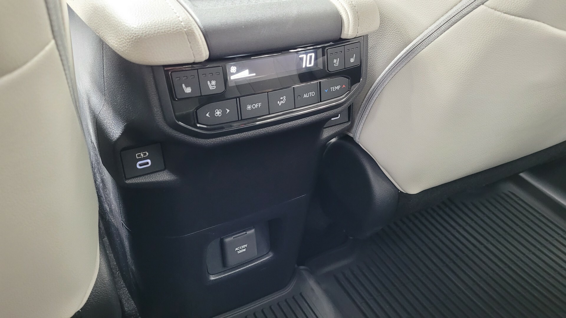 2024 Toyota Grand Highlander CarScoops 529 163