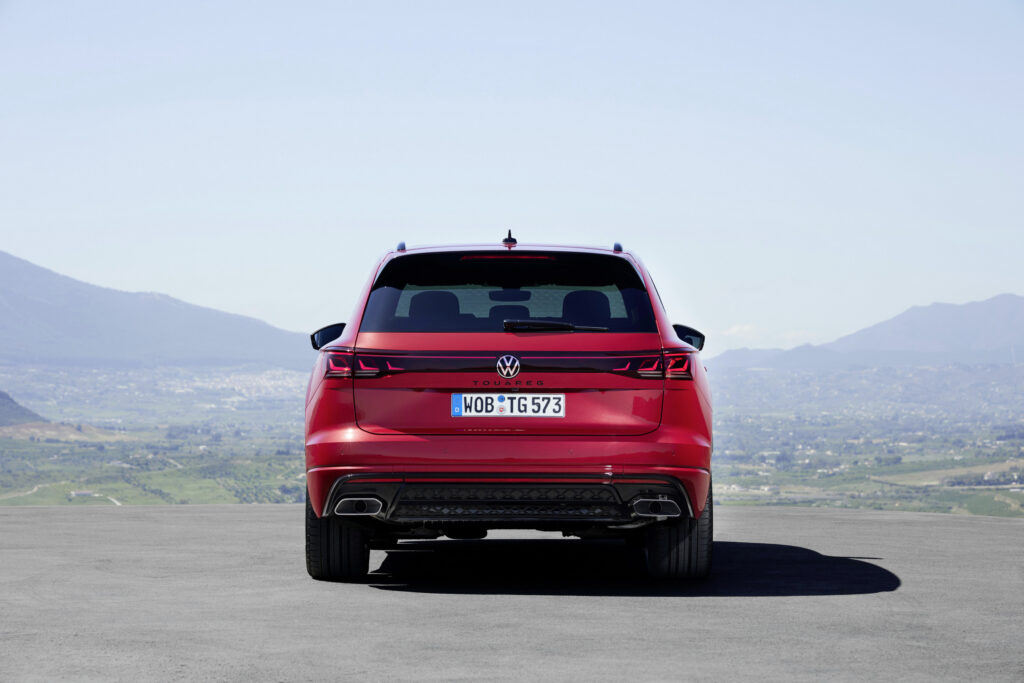 2024 Volkswagen Touareg Gets A Facelight And Some Interior Tweaks Too |  Carscoops