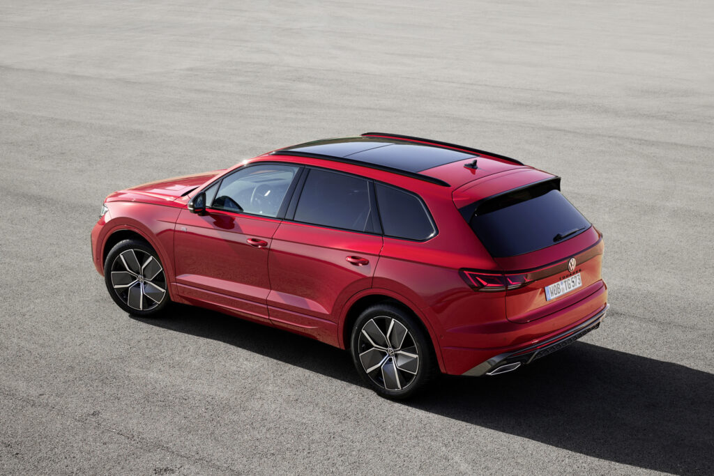 2024 Volkswagen Touareg Gets A Facelight And Some Interior Tweaks Too |  Carscoops
