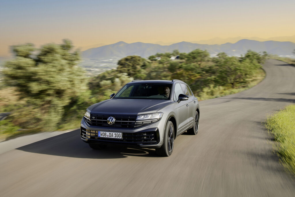 2024 Volkswagen Touareg Gets A Facelight And Some Interior Tweaks Too |  Carscoops