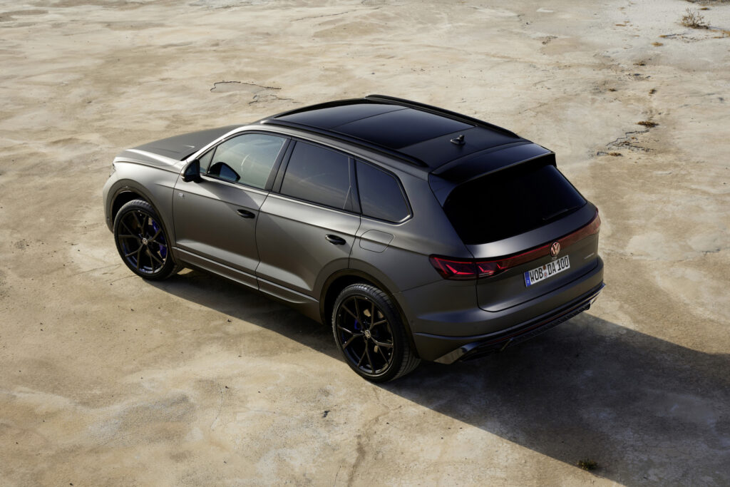 2024 Volkswagen Touareg Gets A Facelight And Some Interior Tweaks Too |  Carscoops