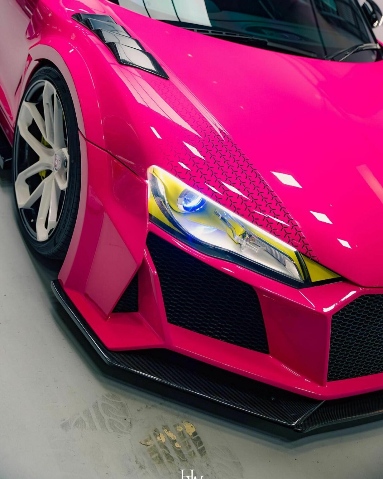 Audi R8 “Pinky” Has Wild Custom Bodykit With A Lamborghini Twist ...