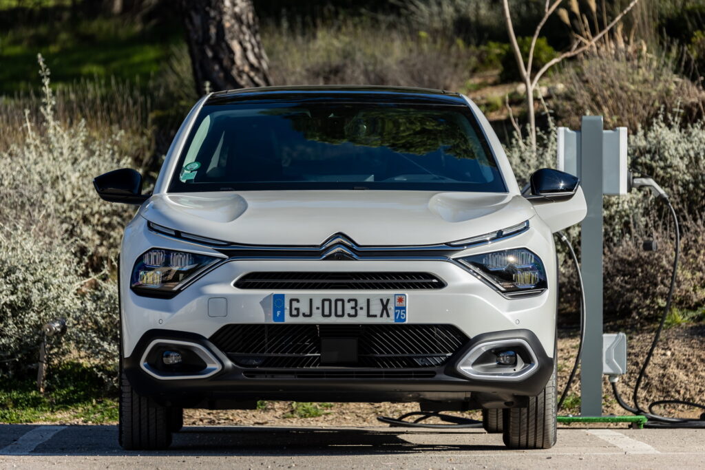 CITROËN ë-C4 and ë-C4 X DELIVER MORE POWER WITH NEW EFFICIENT ELECTRIC  ENGINE AND MORE RANGE UP TO 420 KM, Citroën