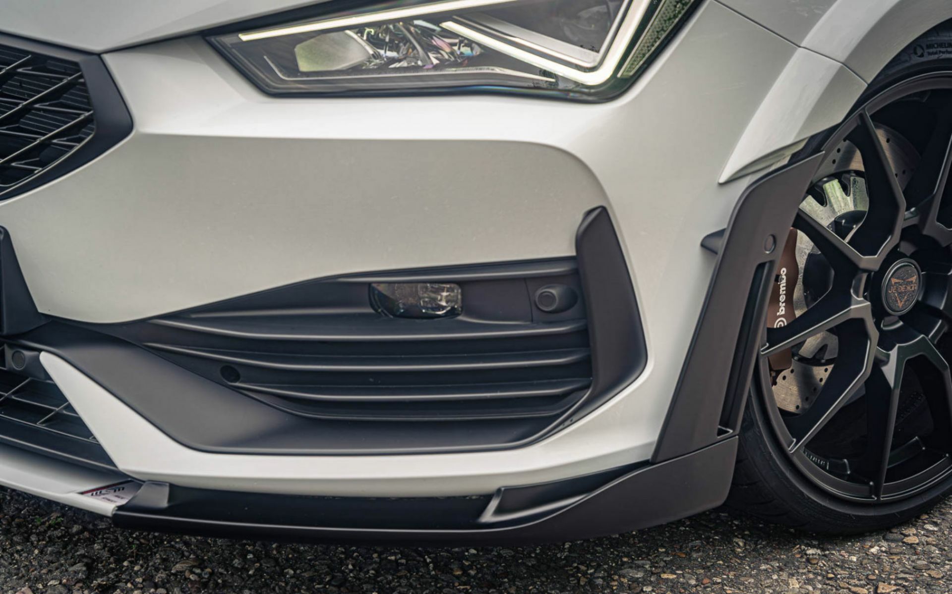 Cupra Leon Sports Tourer Spiced Up From JE Design With Wide Bodykit And ...