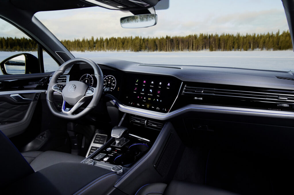 2024 Volkswagen Touareg Gets A Facelight And Some Interior Tweaks Too |  Carscoops