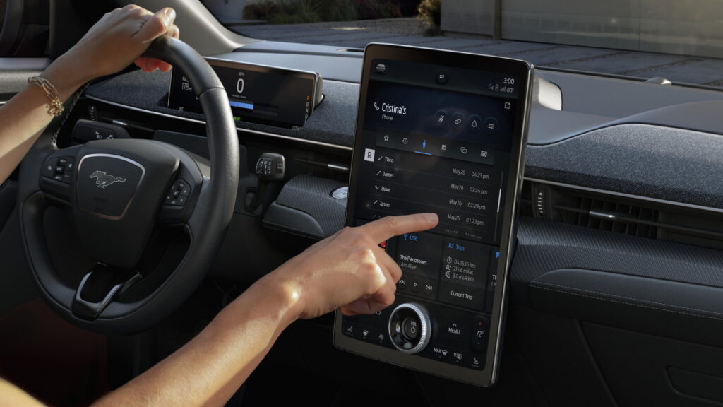  Ford Won’t Follow GM In Ditching Apple CarPlay And Android Auto