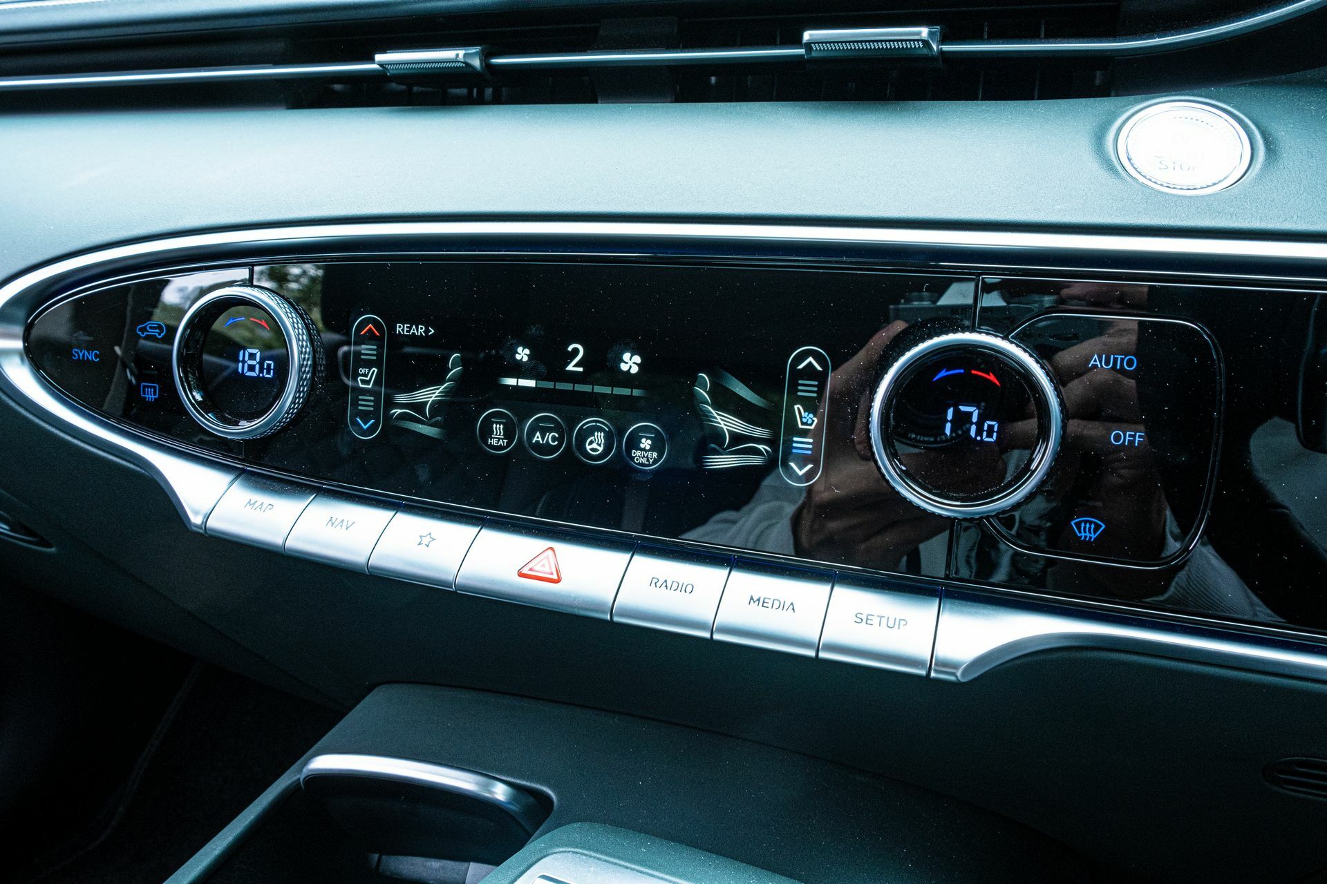 Genesis Electrified GV70 - 67