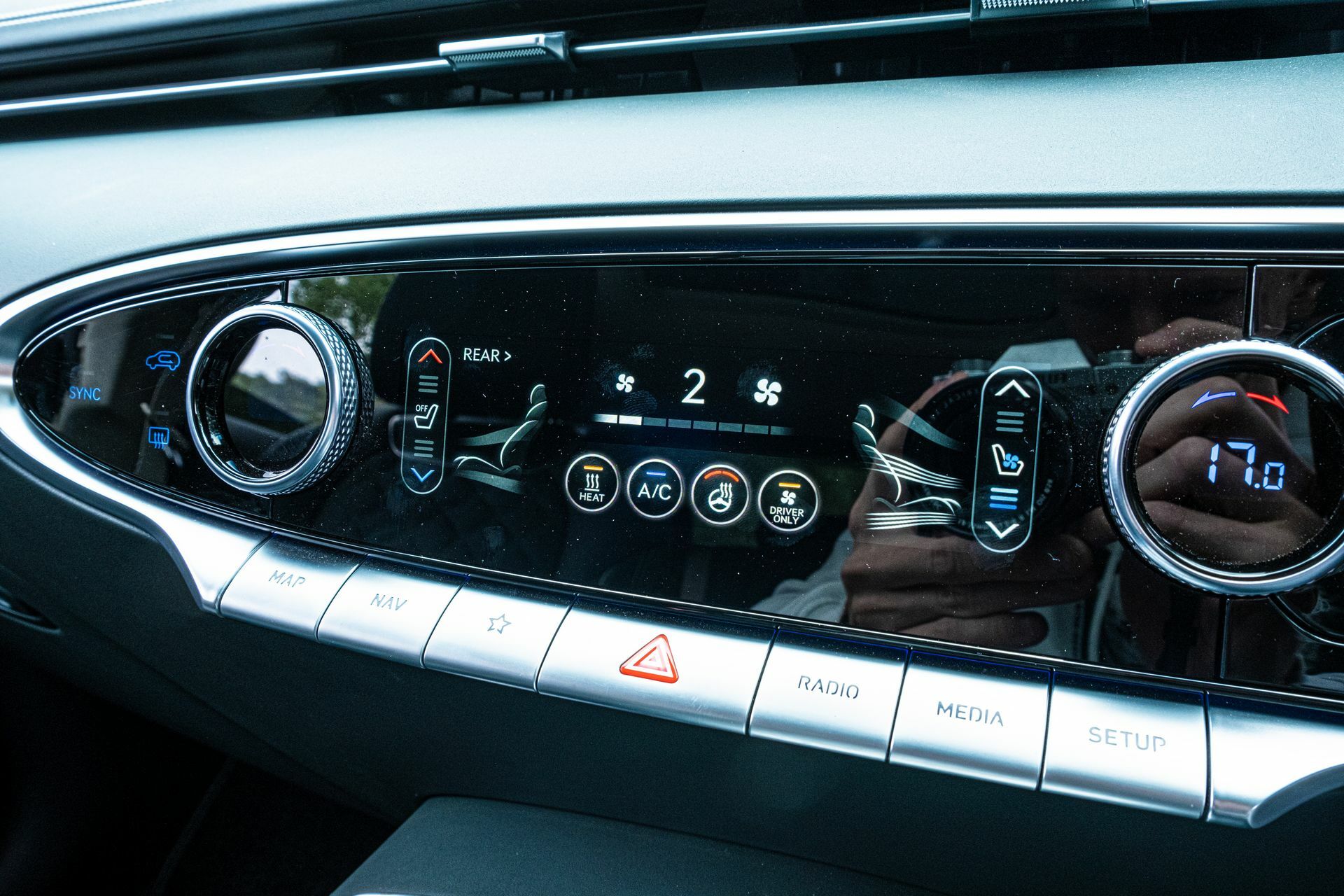Genesis Electrified GV70 - 68