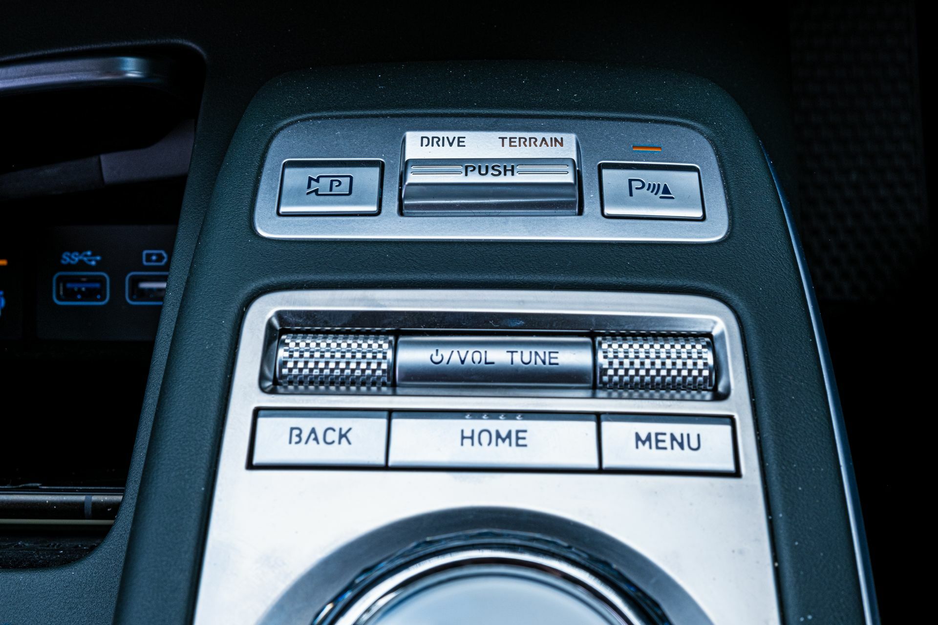 Genesis Electrified GV70 - 76
