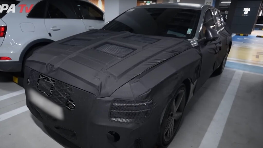 This Is Our First Look At The Facelifted Genesis G80 With Its Sleek New Lights
