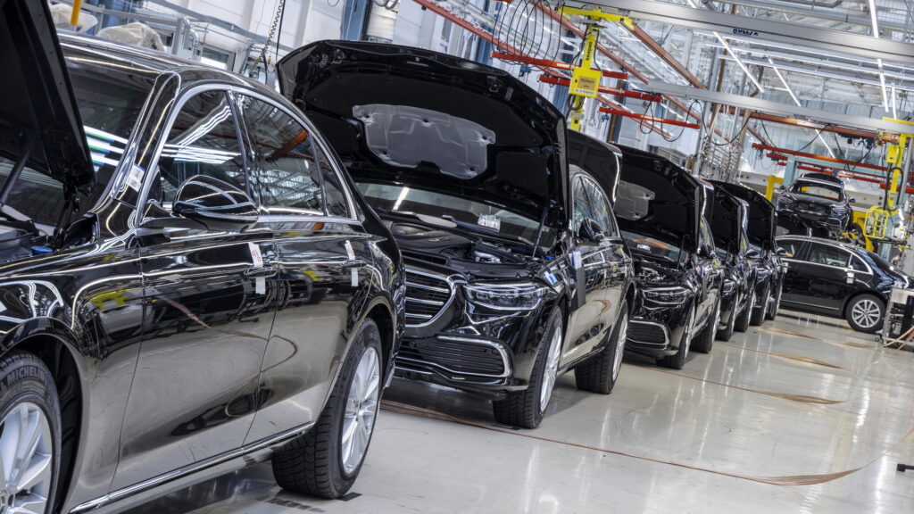  Gunman Fatally Shoots Two Mercedes Workers At EQS And S-Class Factory In Germany