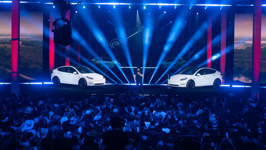  Apple Co-Founder Says If You Want A Study Of AI “Trying To Kill You” Get A Tesla