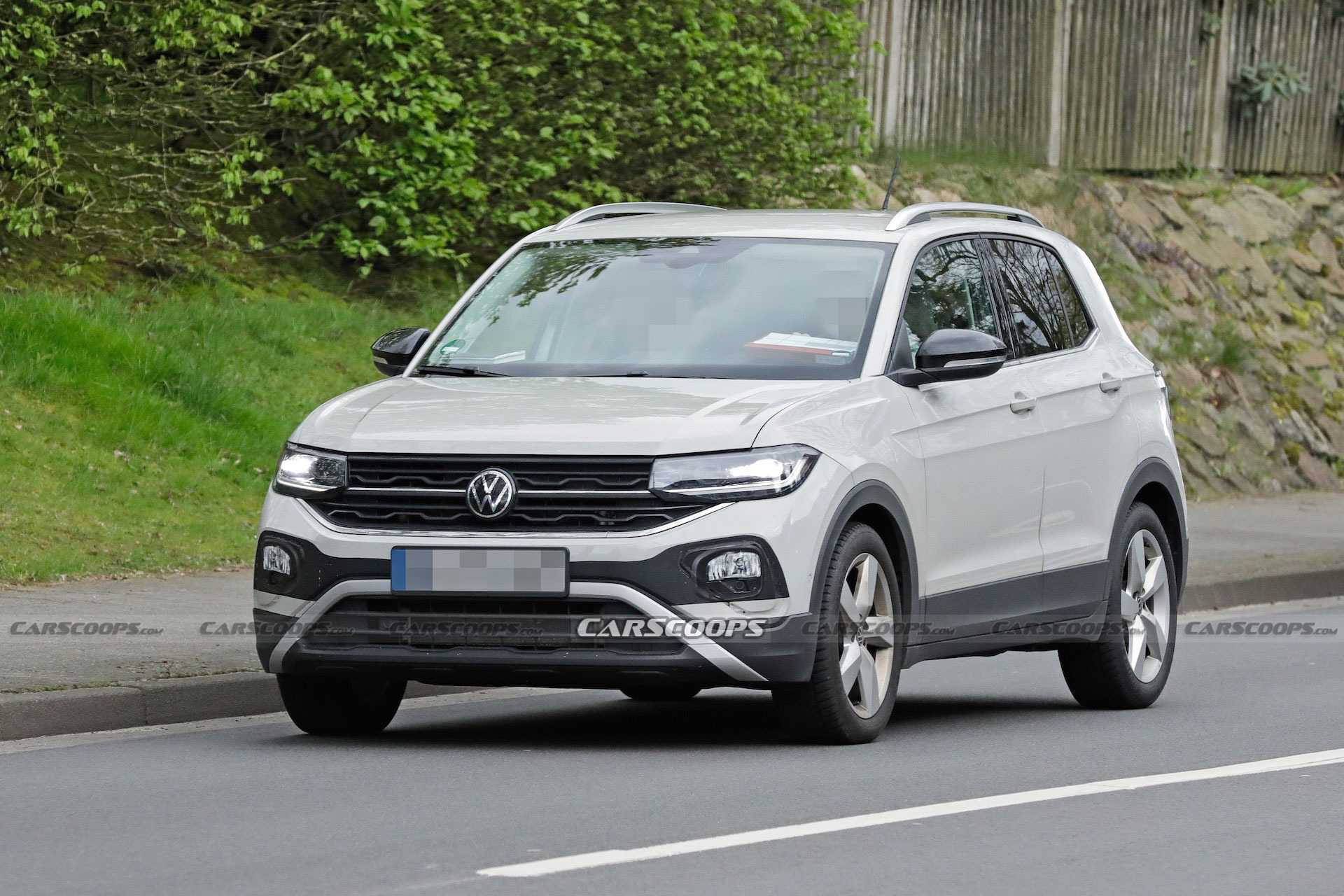 VW-T-Cross-spy-shots-scoop-