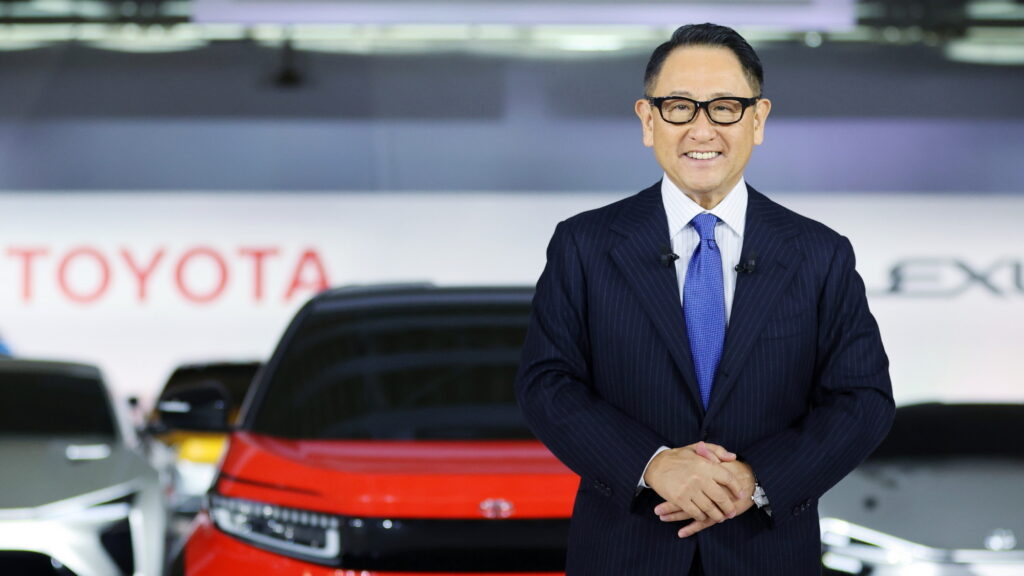  Toyota Shareholders Back Akio Toyoda, Reject Climate Resolution