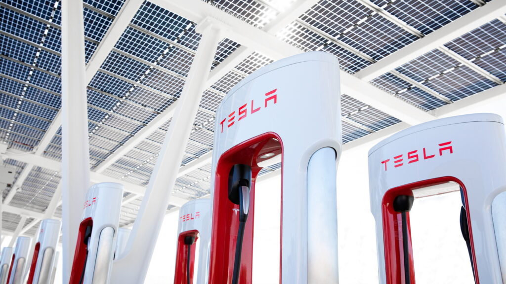  New Details Emerge About Tesla’s V4 Supercharger Including 350 kW Charge Output