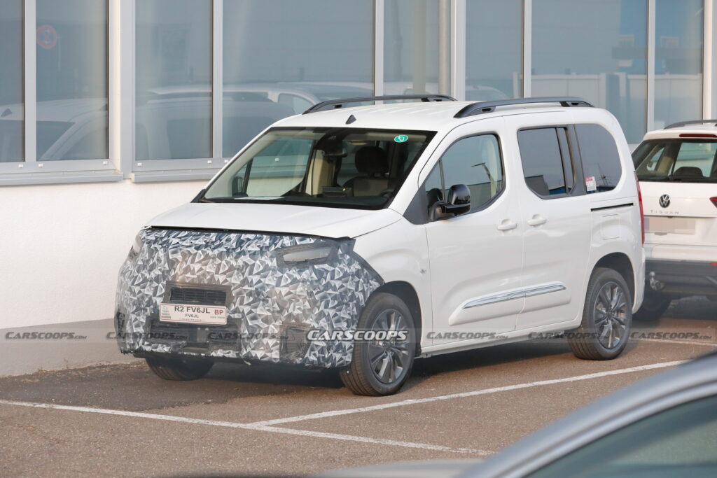 The Combo-e Life Electric Minivan Will Soon Get The Opel Visor Treatment