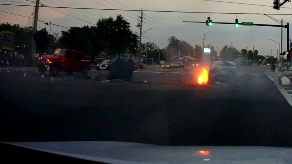  Car Violently Crashes Into Jeep And Toyota During Apparent Police Chase In Florida