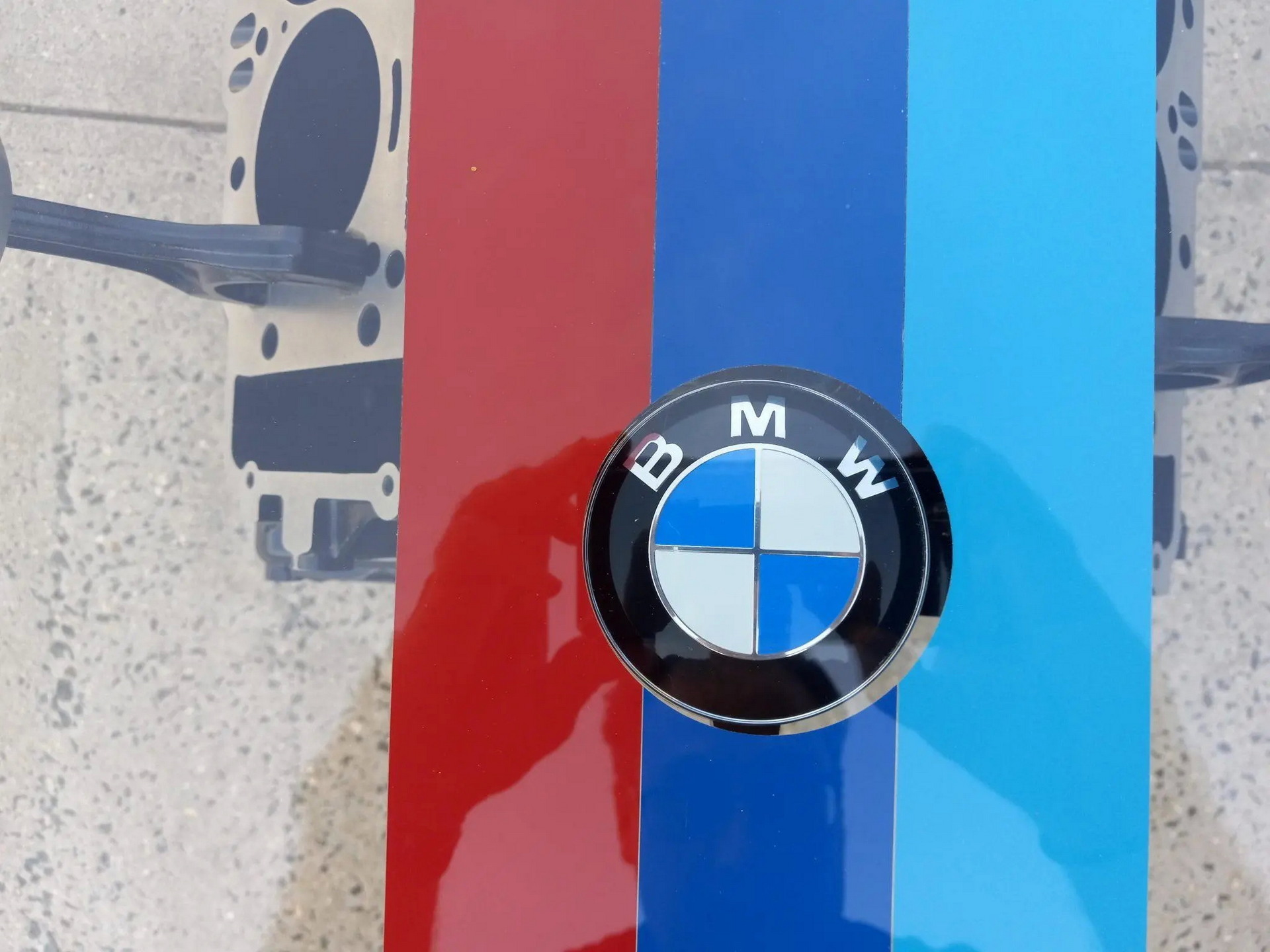 BMW S85 Coffee Table 24