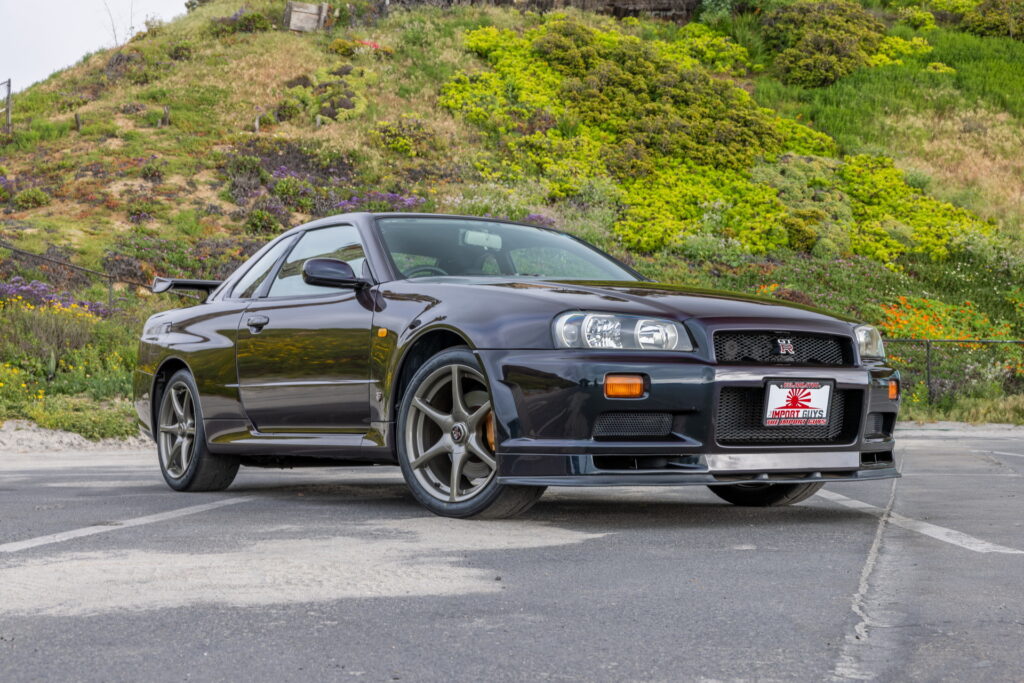 Super Rare R34 Nissan Skyline GT-R V-Spec In Midnight Purple Up For Sale In  U.S.