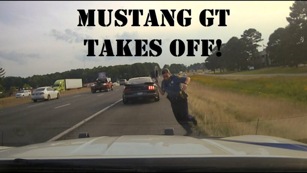  Catch Me If You Can: Mustang Goes Into Ghost Mode On Arkansas Police In Broad Daylight
