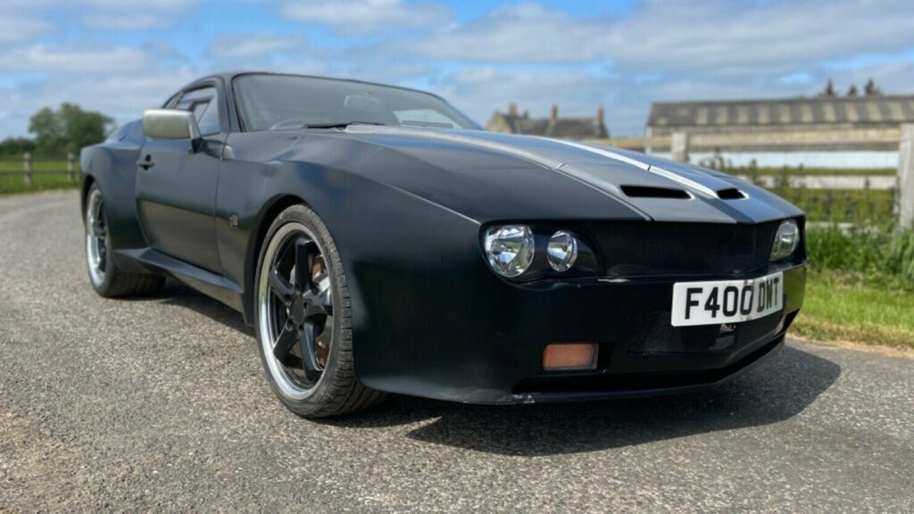  This Custom Porsche 944 Looks Like GTA’s ‘Bravado Gauntlet’ Challenger-Camaro Mishmash