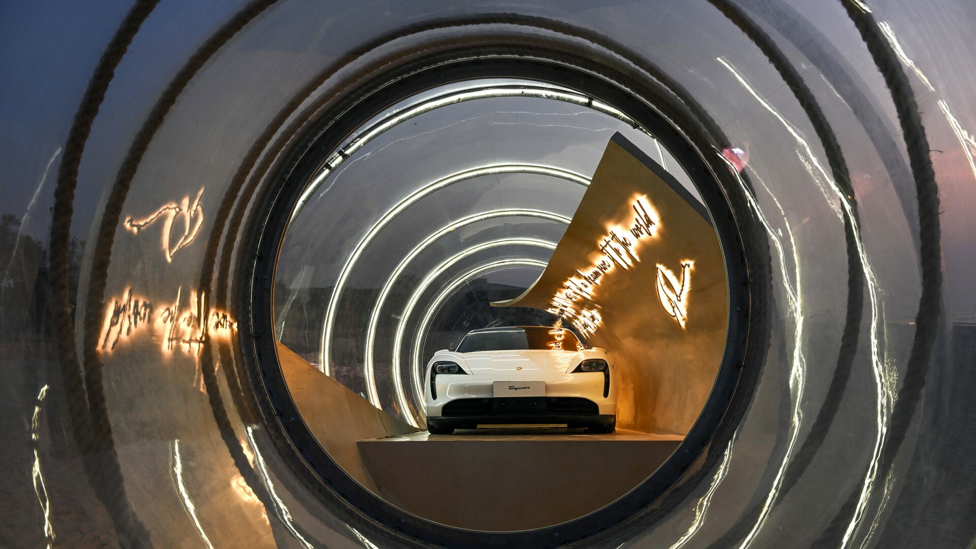 Porsche Art of Dreams 619 2