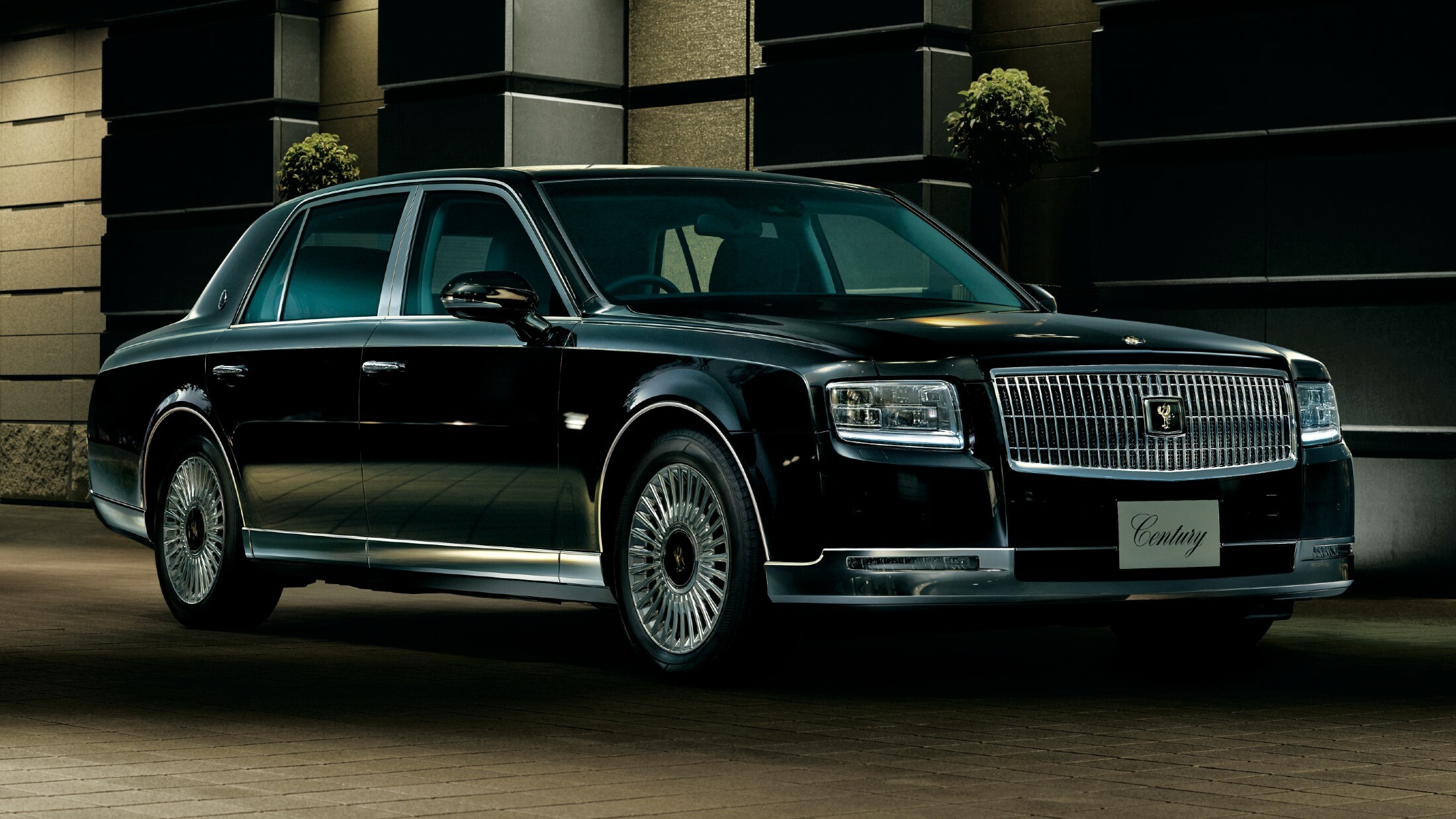 Toyota Century (2)