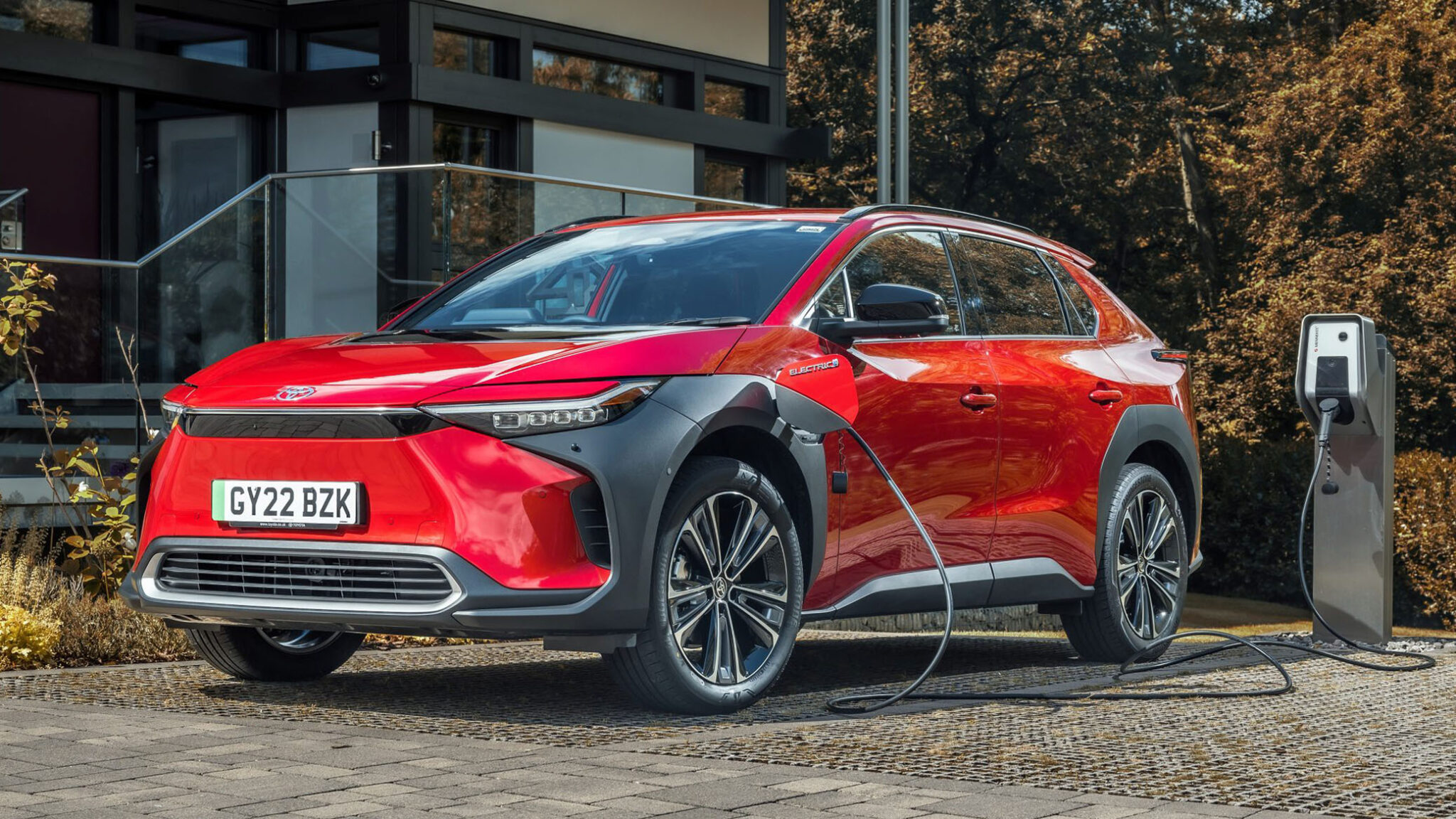 hyundai-and-toyota-ev-ads-banned-in-uk-and-ireland-over-misleading