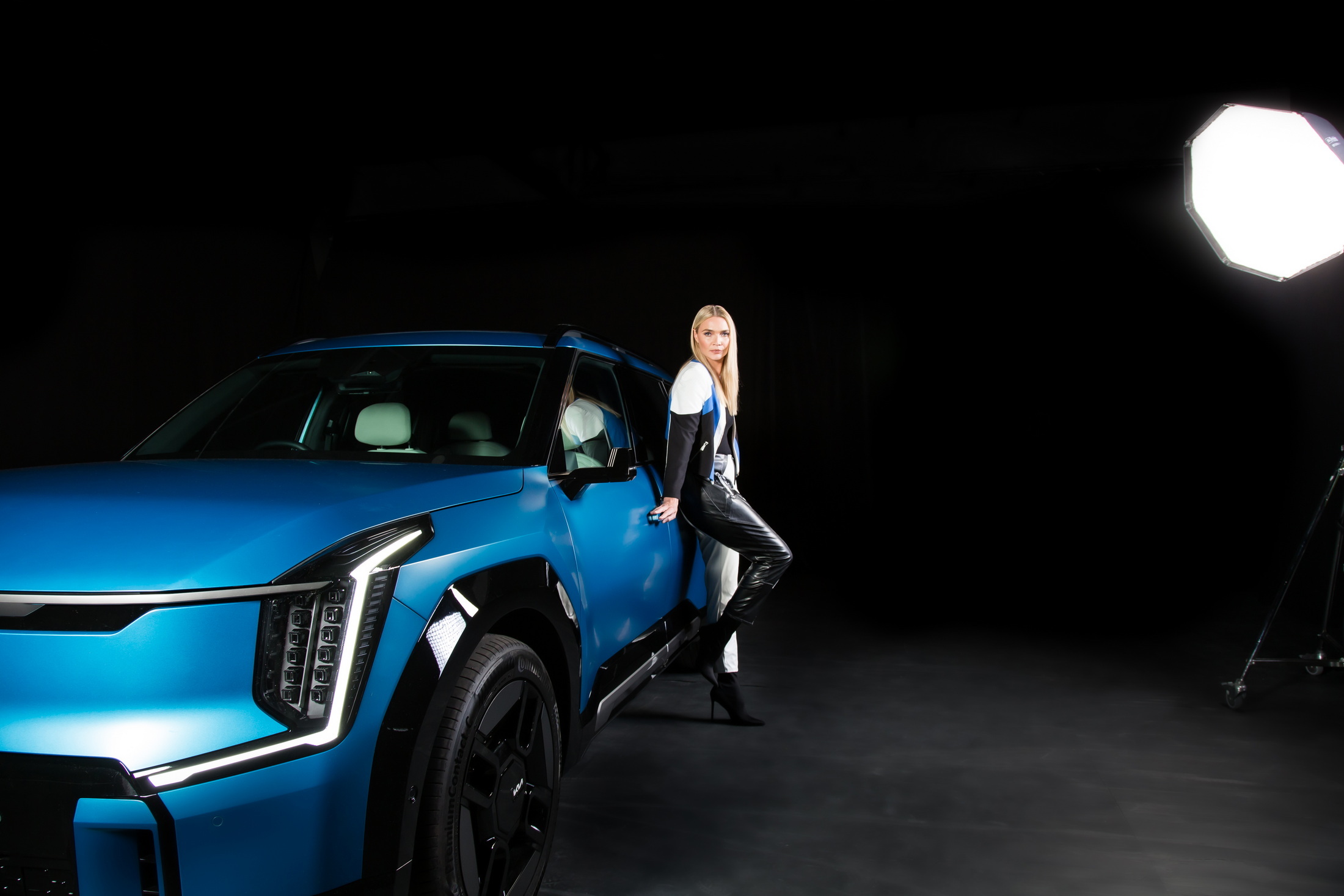 2023 Kia EV9 Jodie Kidd Lightning 8