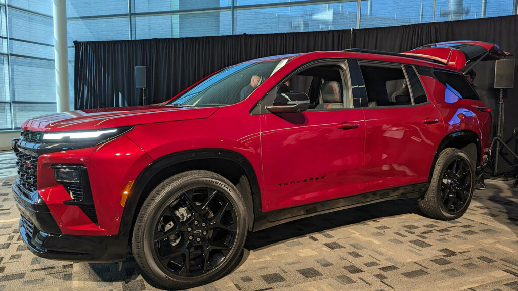 First Look The 2024 Chevrolet Traverse Has The Style, Space, And Specs