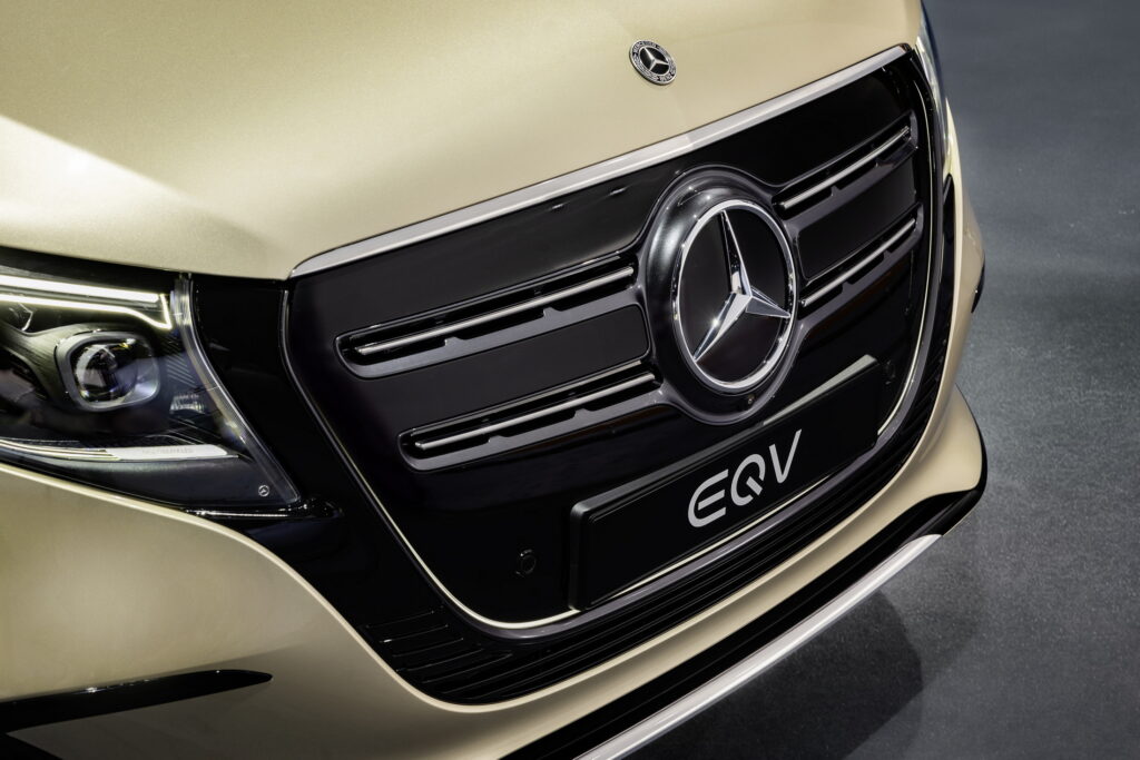 Mercedes Vito Facelift Spied Hiding EQV-Inspired Fascia