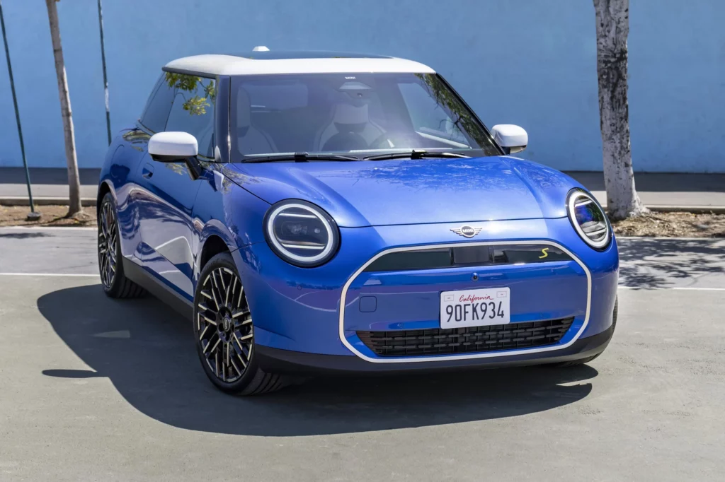  2024 MINI Cooper And Countryman EVs Debut On September 1, Here’s What We Know So Far