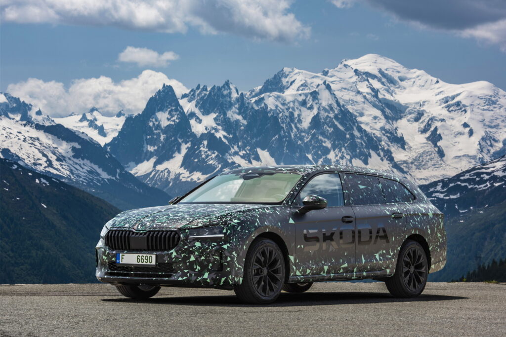 New 2024 Skoda Superb Looks Hyper Enthusiastic in Official