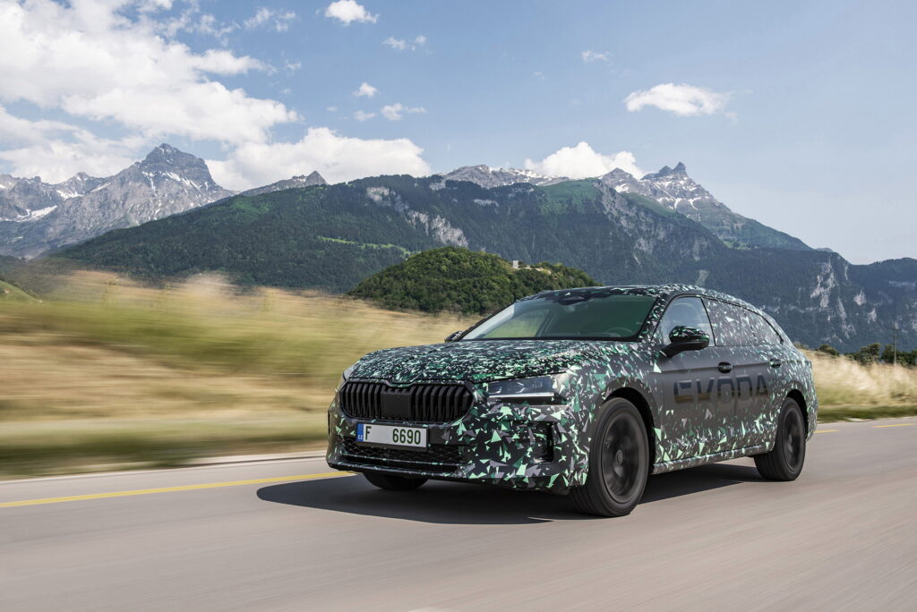 New 2024 Skoda Superb Looks Hyper Enthusiastic in Official