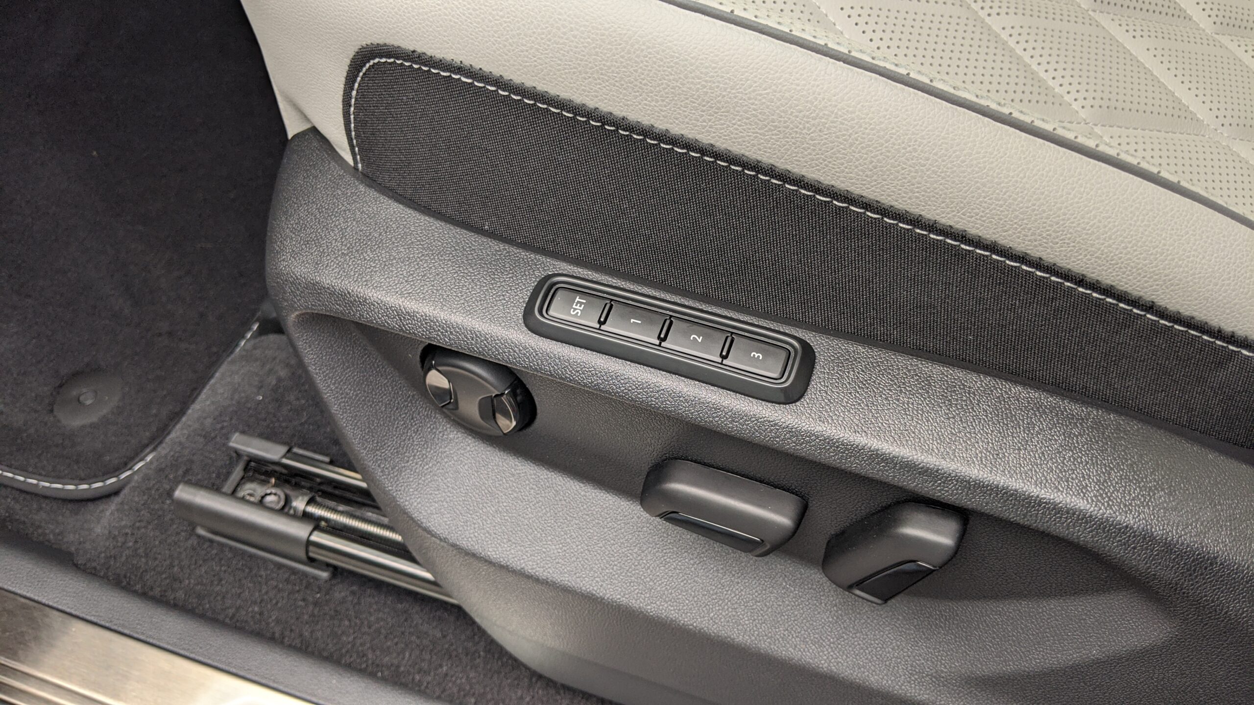 2024 VW Atlas Cross Sport - Stephen Rivers for Carscoops 024