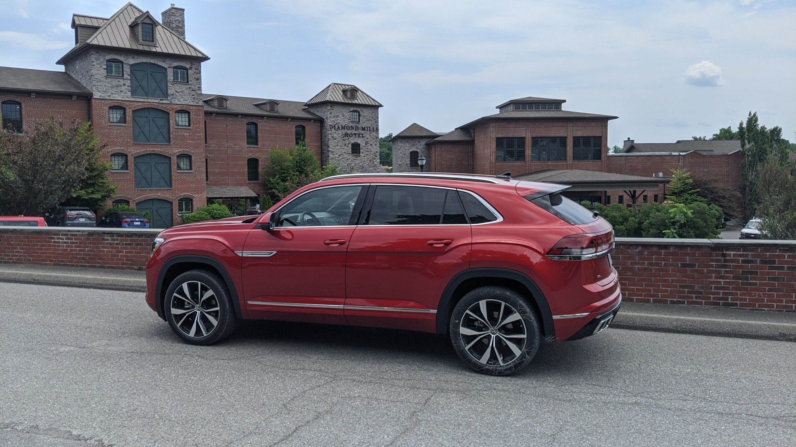 2024 VW Atlas Cross Sport - Stephen Rivers for Carscoops 1