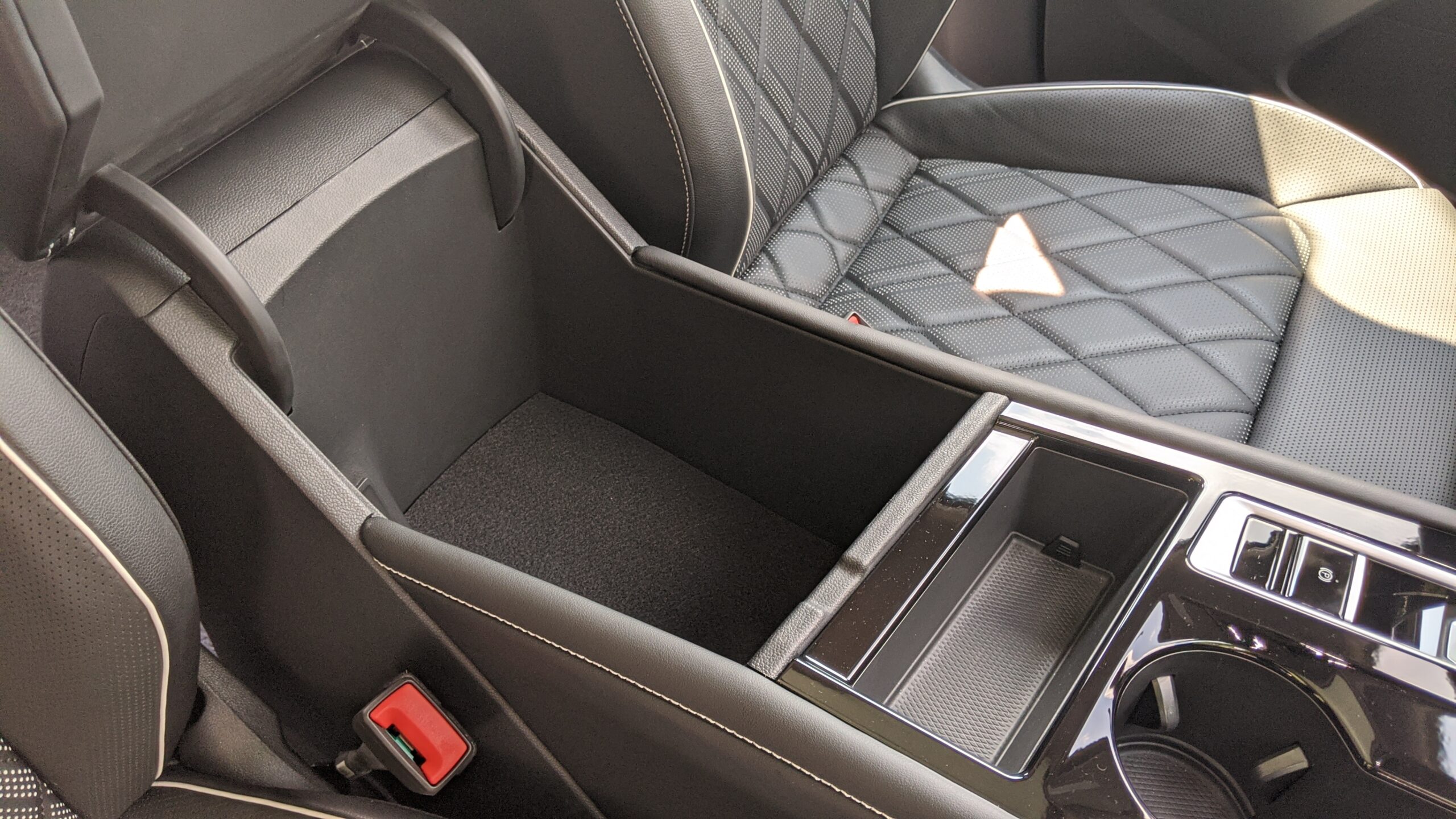 2024 Volkswagen Atlas - Stephen Rivers for Carscoops 17