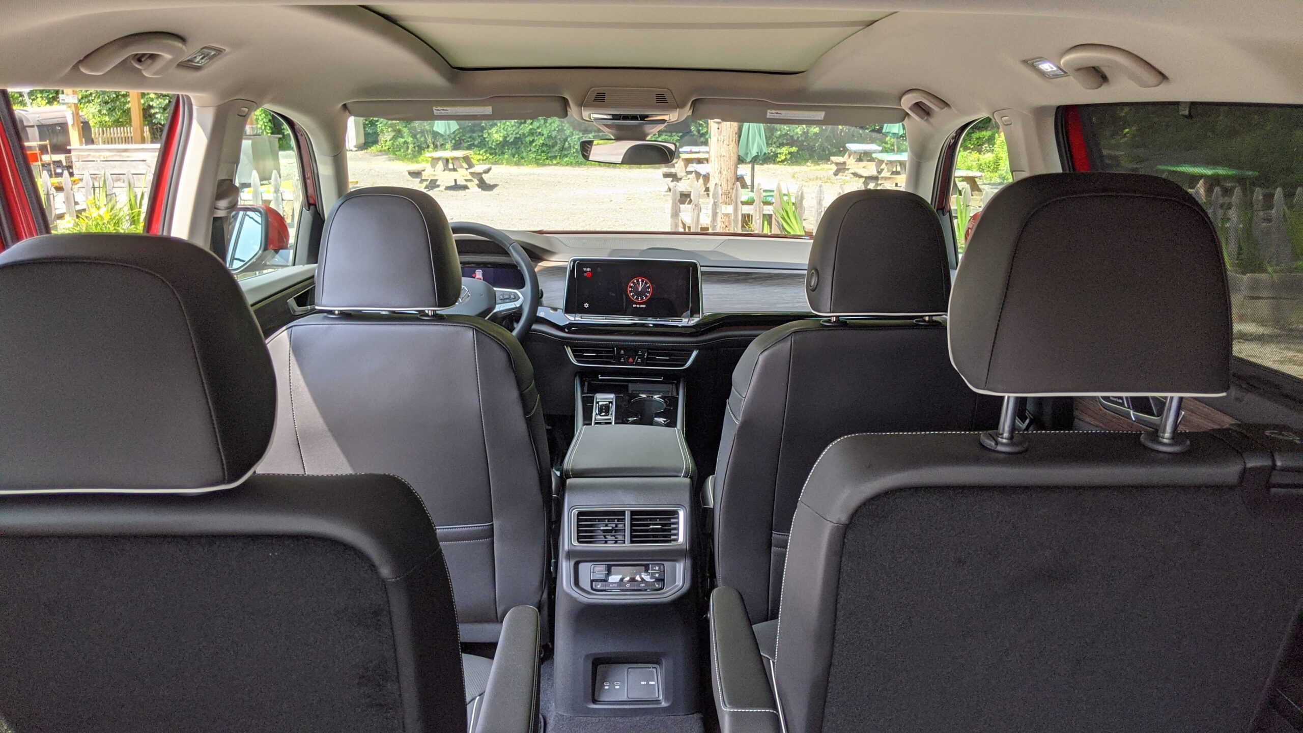 2024 Volkswagen Atlas - Stephen Rivers for Carscoops 27