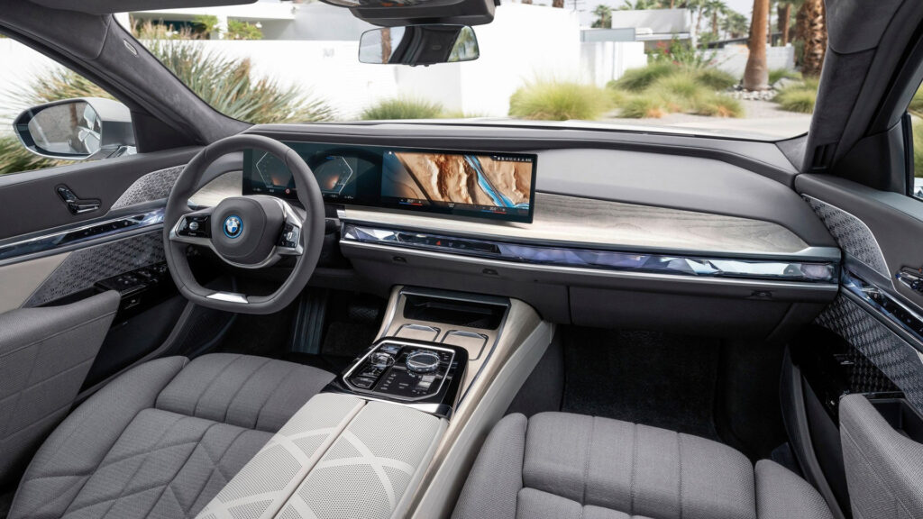  BMW 7-Series’ Fancy Dashboard ‘Interaction Bar’ Needs To Be Replaced On Certain Units