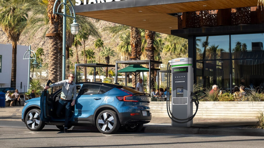  EV Charging Companies Aren’t Happy About Texas Making Tesla Plugs Standard