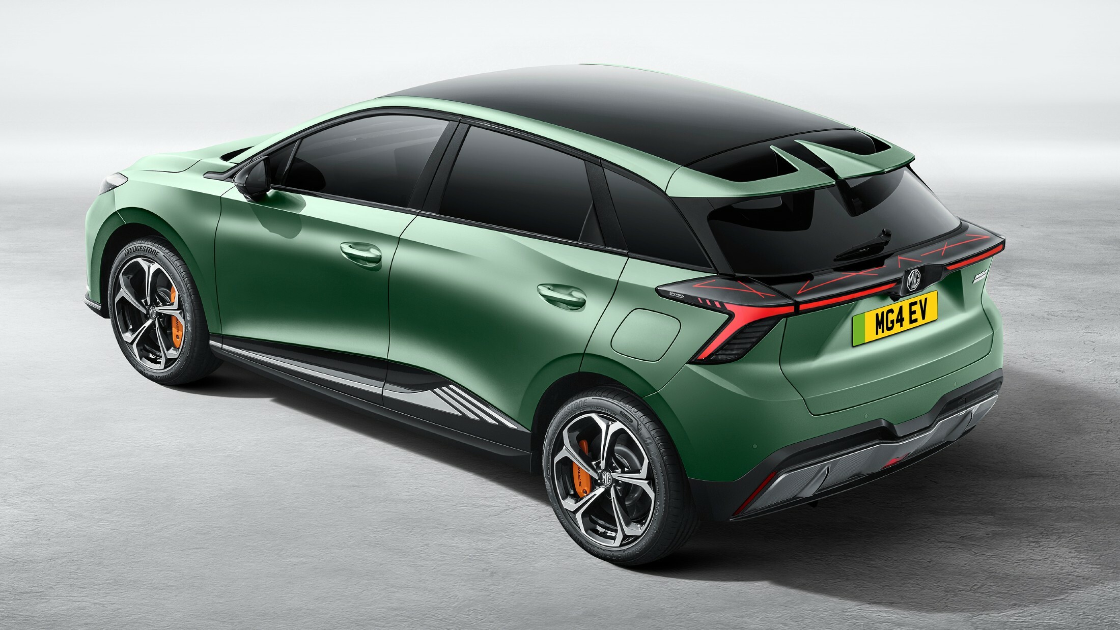 MG4 XPower Electric Hot Hatch Has 429 HP, Lands In The UK With Competitive  Pricing