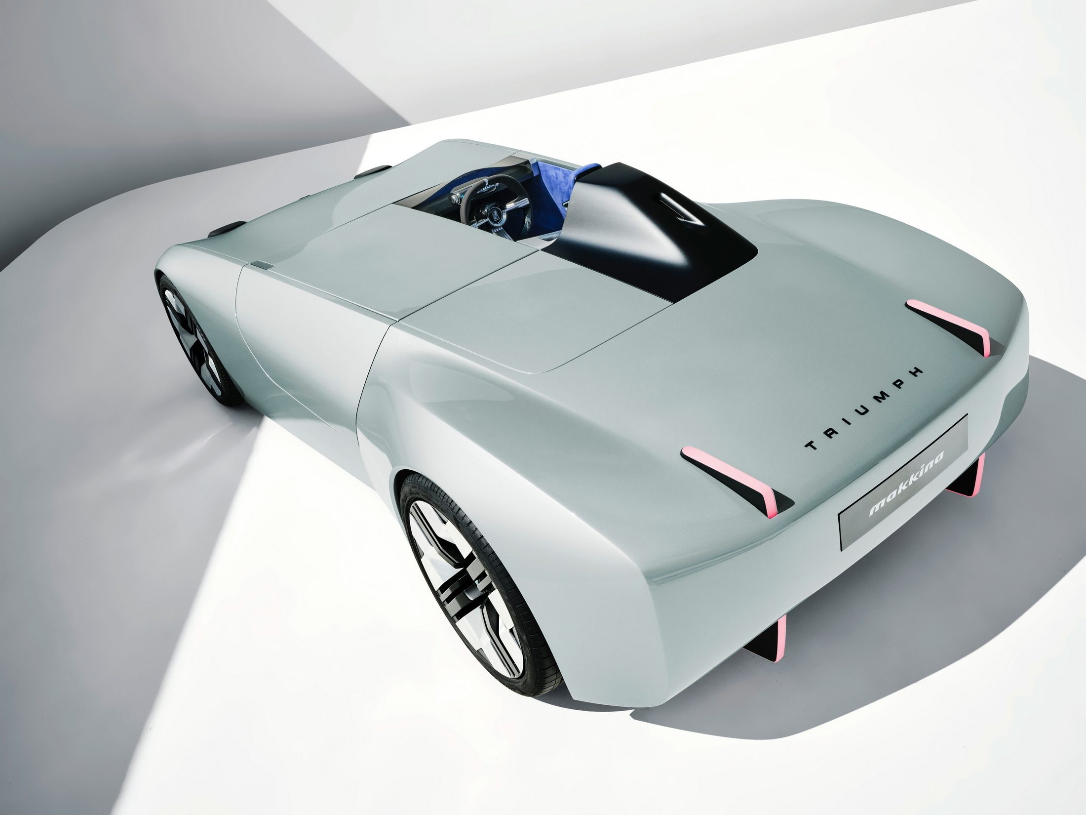 Makkina Triumph TR25 EXT 9