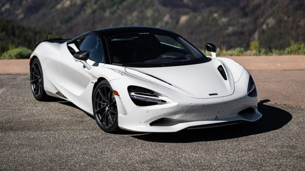  McLaren 750S Hits 204 MPH To Celebrate North American Debut