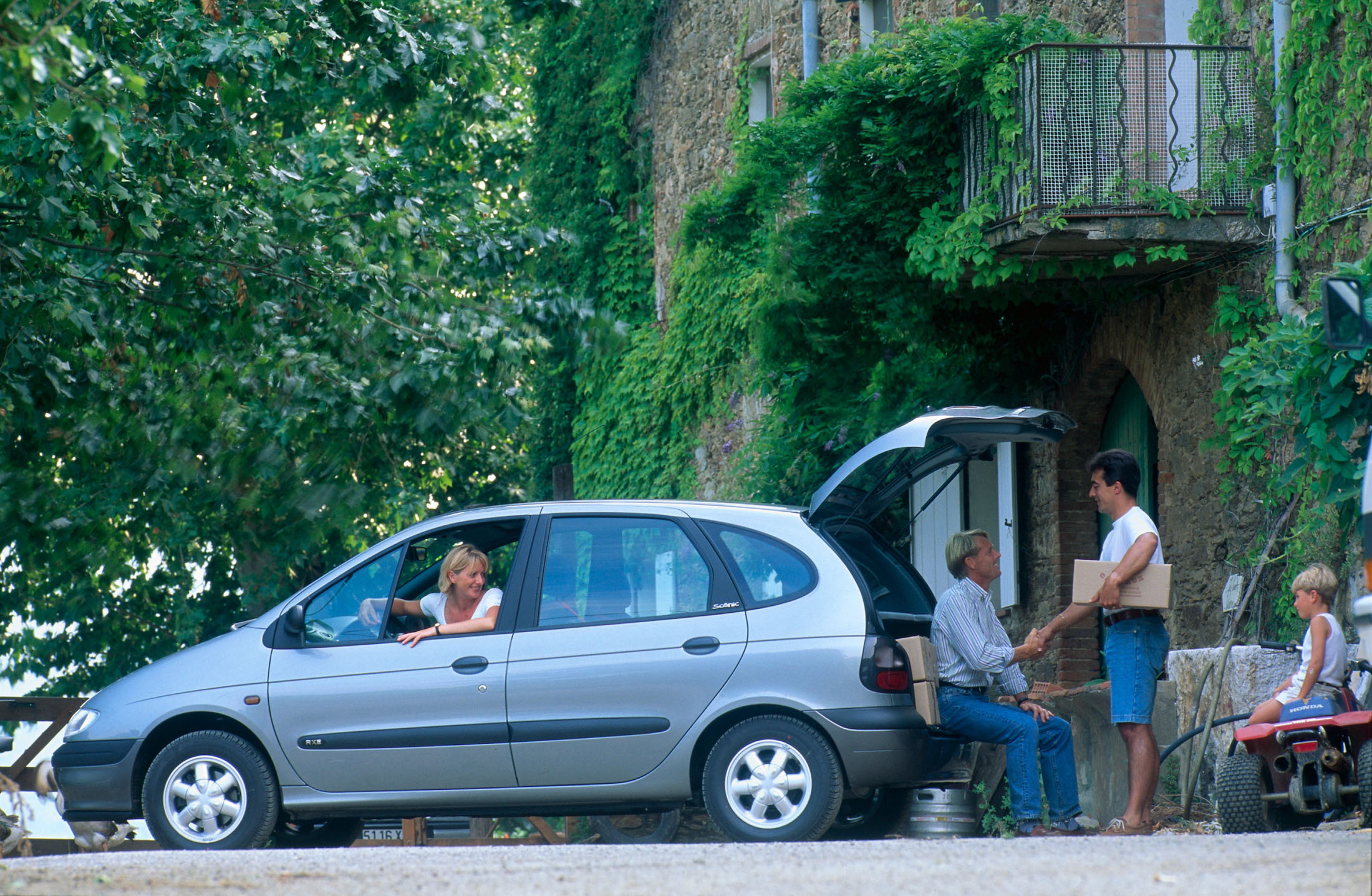 RENAULT Scenic RX4 Specs, Performance \u0026 Photos - 2000, 2001, 2002, 2003 -  autoevolution, image size:2200x1436