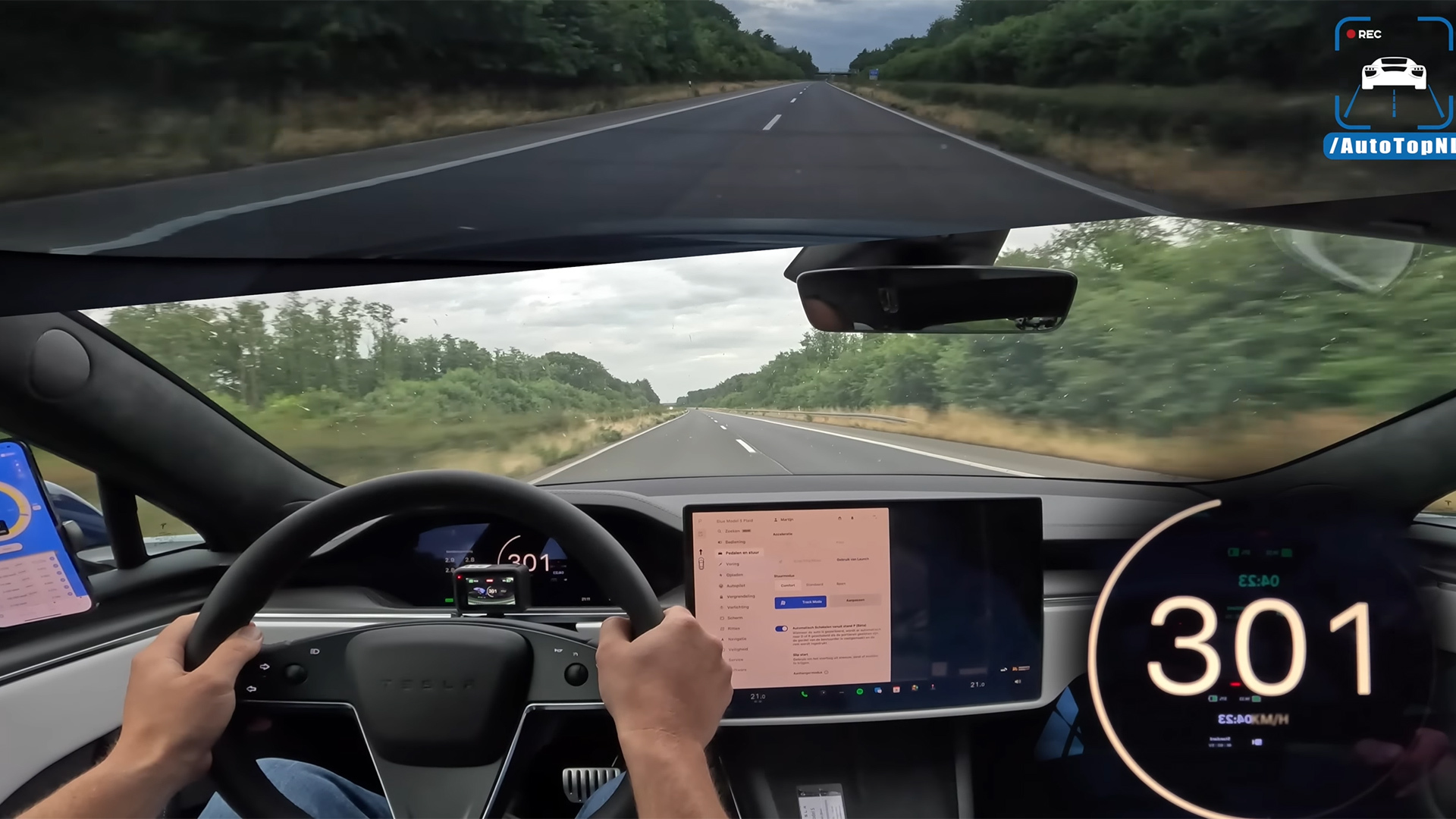 This Is What It's Like Hitting 200 MPH In The Tesla Model S Plaid
