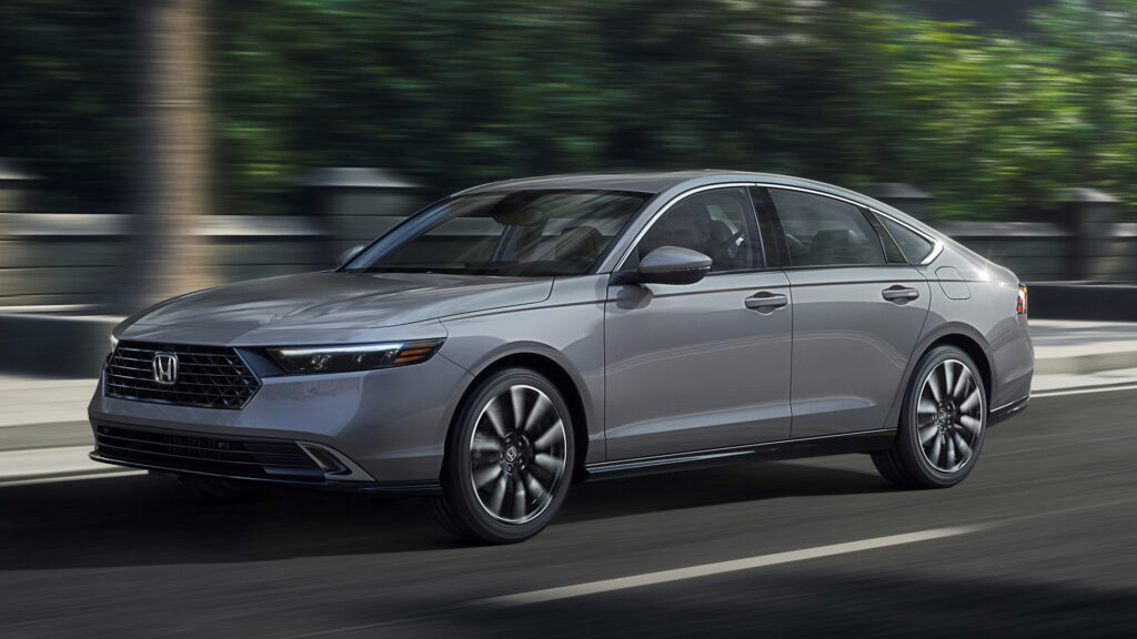  Honda Recalls 19 CR-V, Accord Hybrids Over Cracked Transmission That Could Cut Power