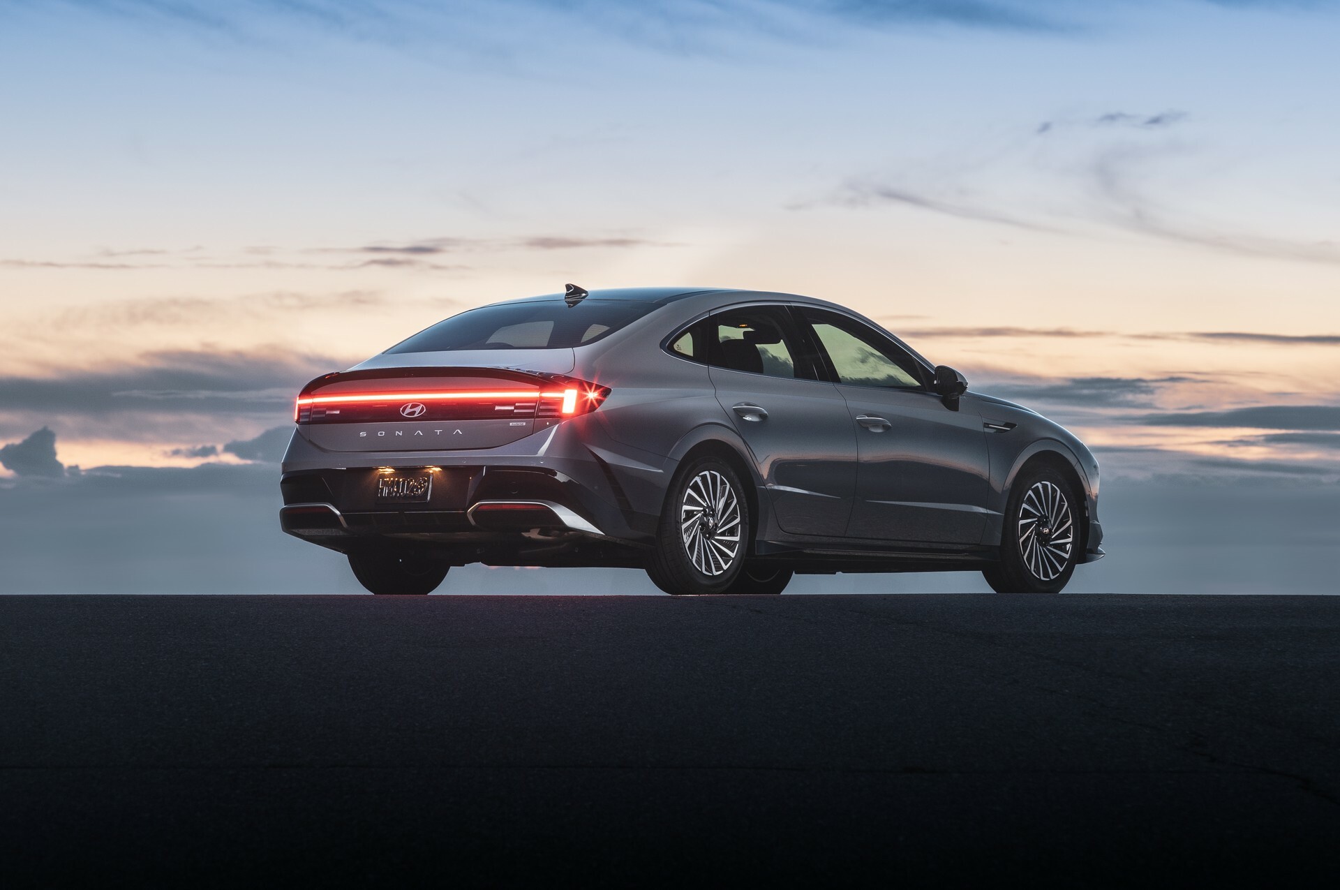 2024 Hyundai Sonata Facelift Starts At $27,500, AWD Costs $1,500 ...