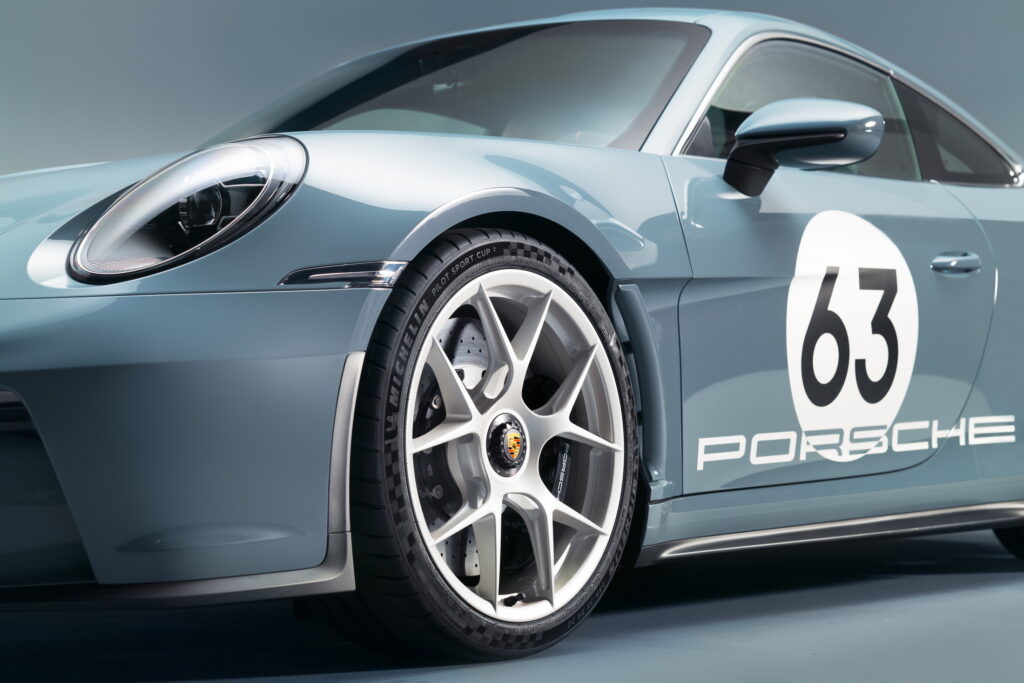Porsche to combat flippers by selling new 911 S/T with one-year lease